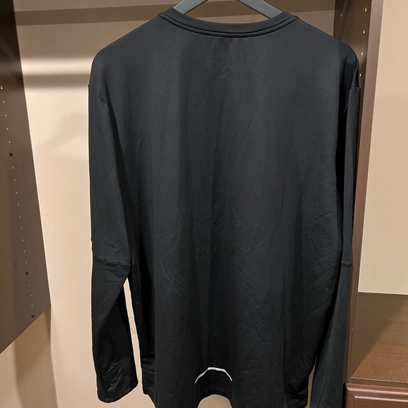 Men’s Nike Dri-Fit Shirt - Picture 3 of 3